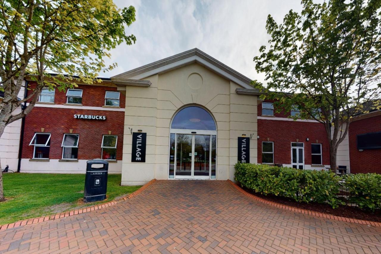 Ewloe Village Hotel Chester St David'S מראה חיצוני תמונה