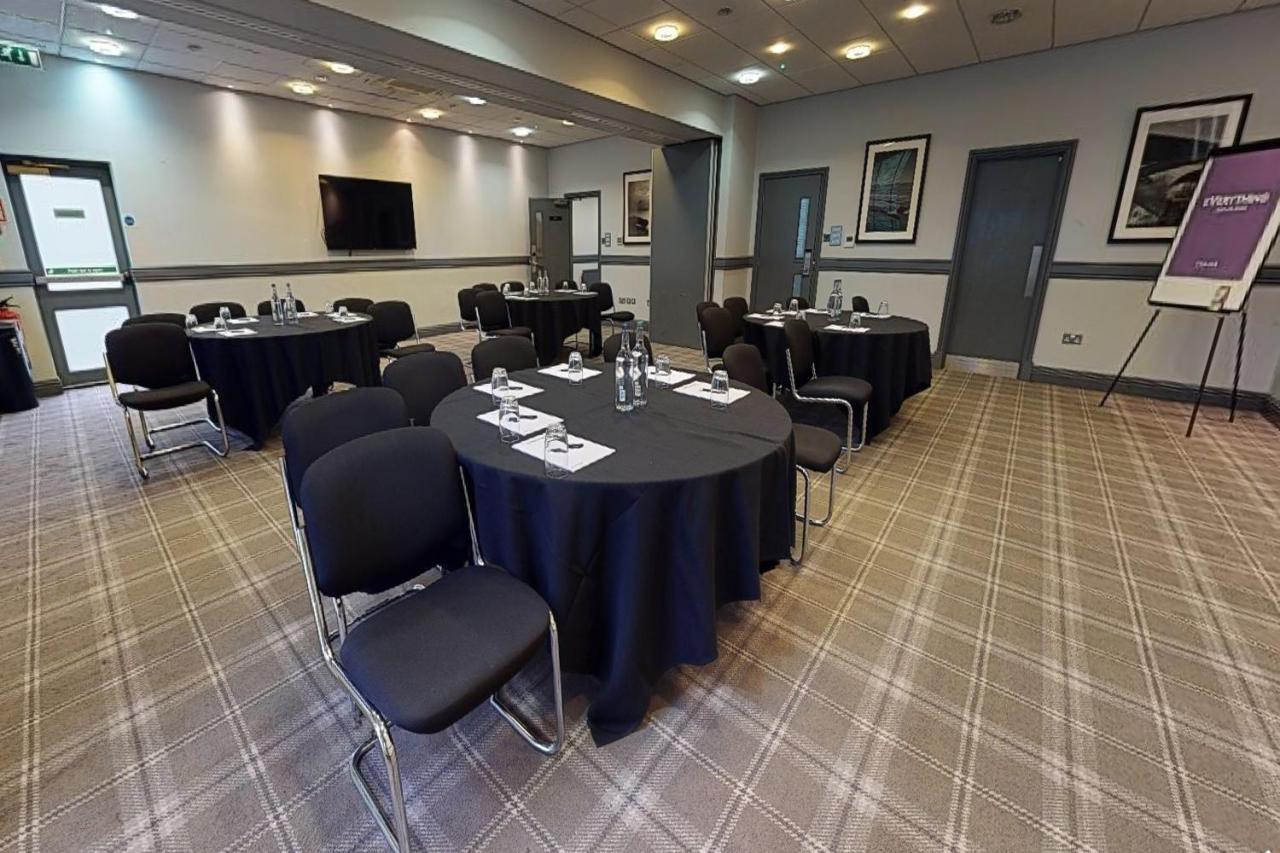Ewloe Village Hotel Chester St David'S מראה חיצוני תמונה