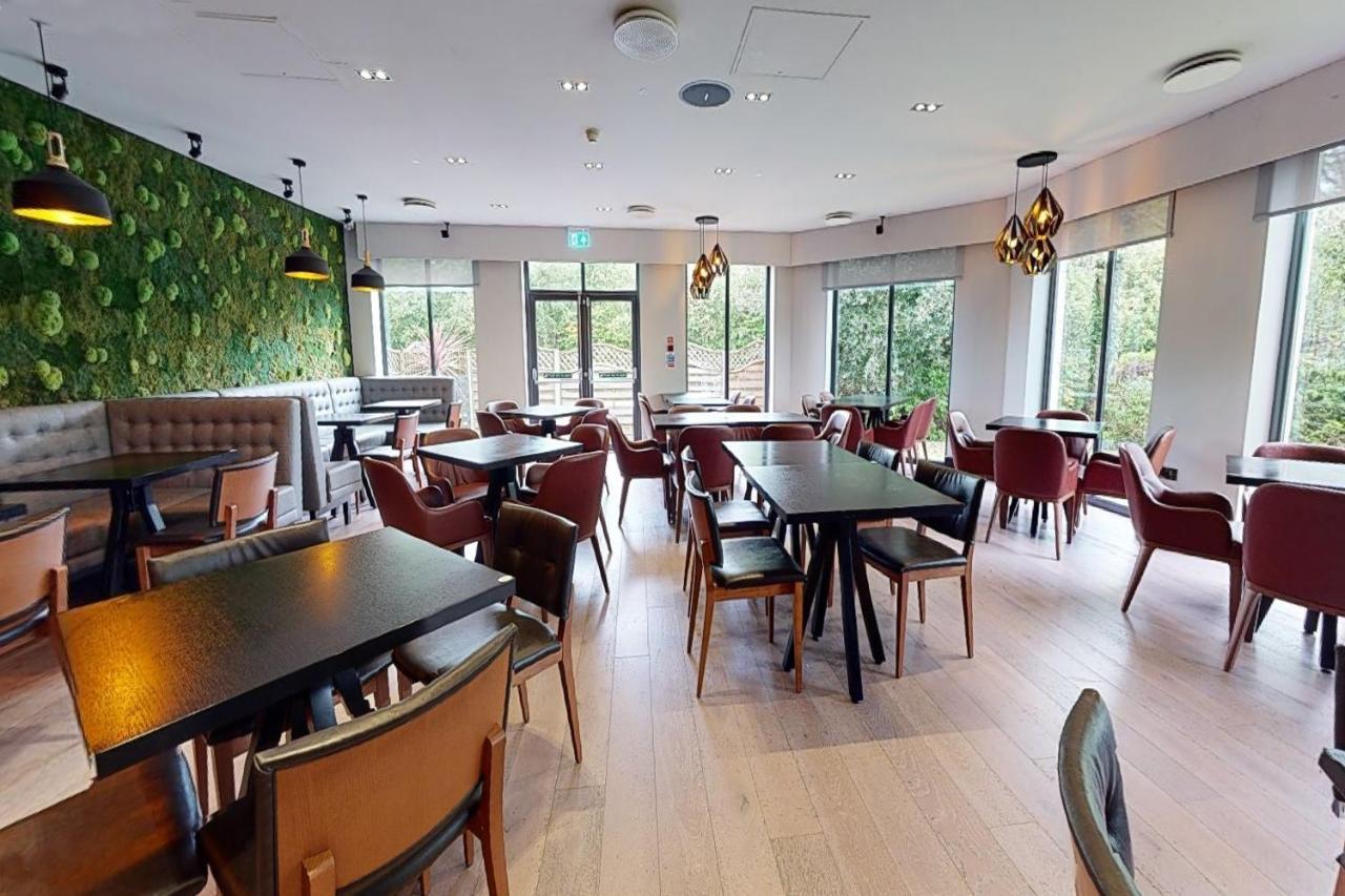 Ewloe Village Hotel Chester St David'S מראה חיצוני תמונה