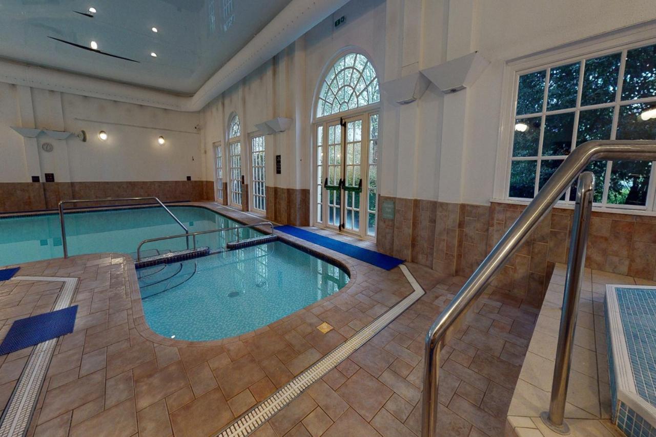 Ewloe Village Hotel Chester St David'S מראה חיצוני תמונה