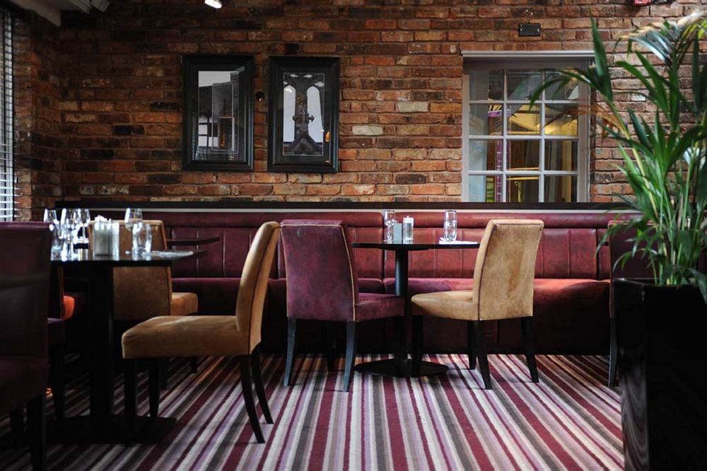 Ewloe Village Hotel Chester St David'S מראה חיצוני תמונה