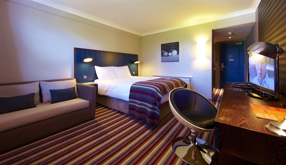 Ewloe Village Hotel Chester St David'S מראה חיצוני תמונה